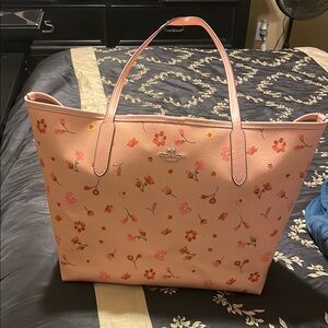 Coach Pink Floral Tote Spacious Design